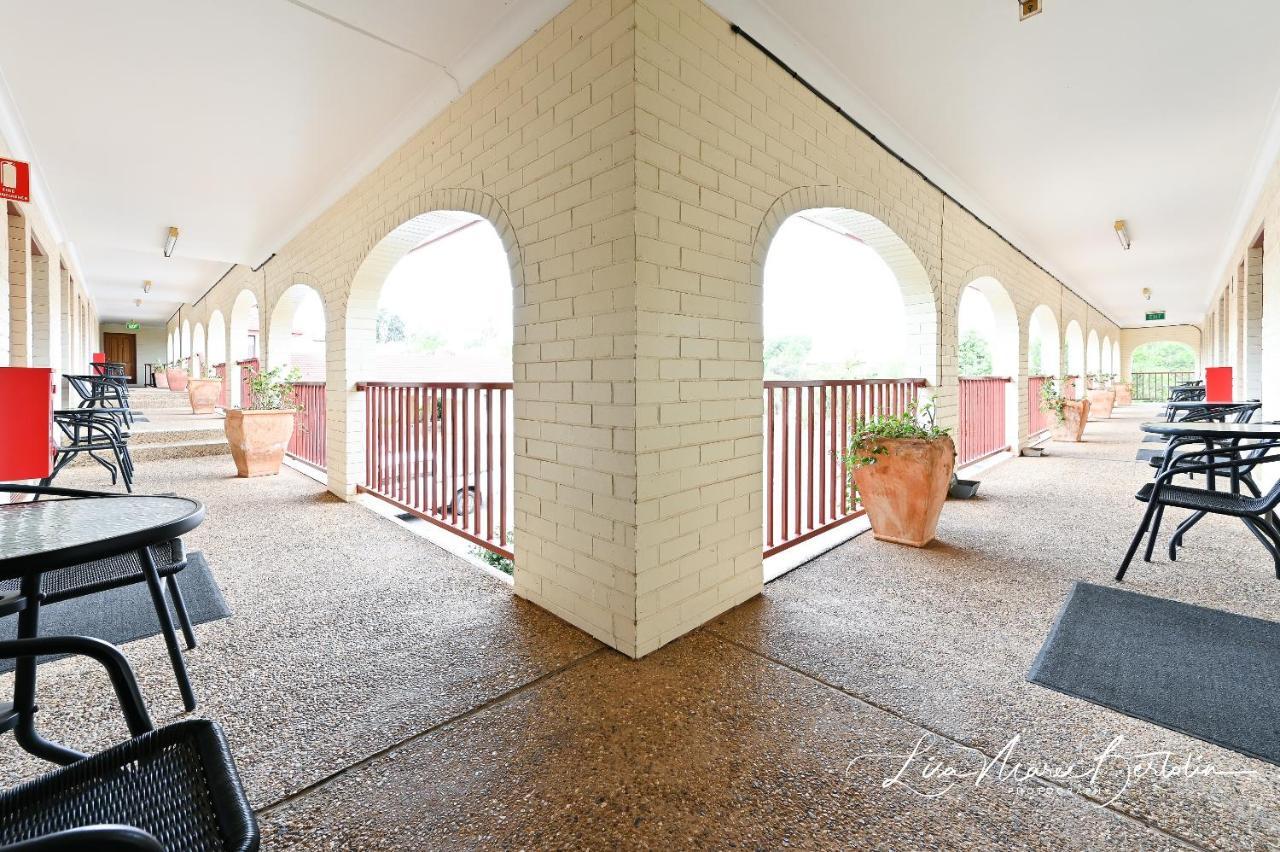 Narrandera Club Motor Inn Екстериор снимка
