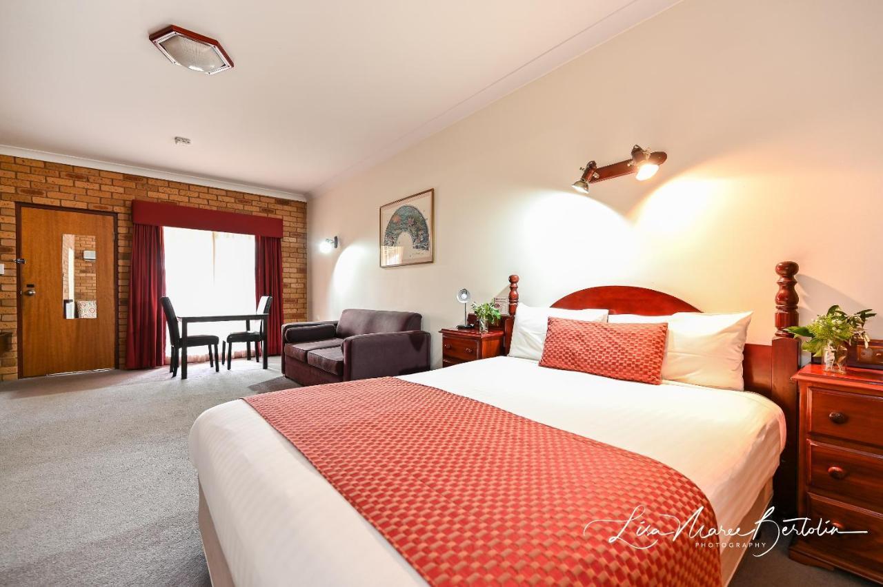 Narrandera Club Motor Inn Екстериор снимка